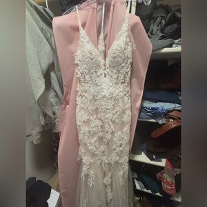 Wedding Dress Enzoani Blue Olana 
Size 4